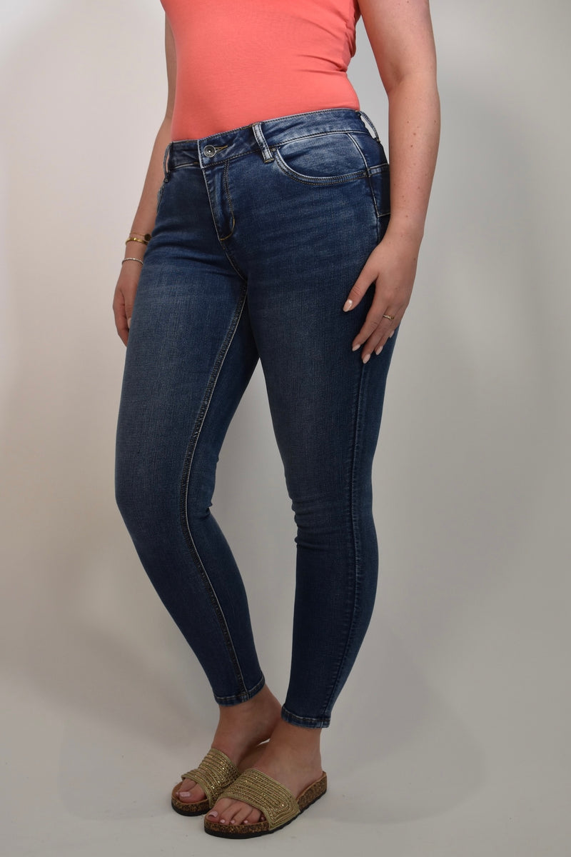 TRISHA JEANS