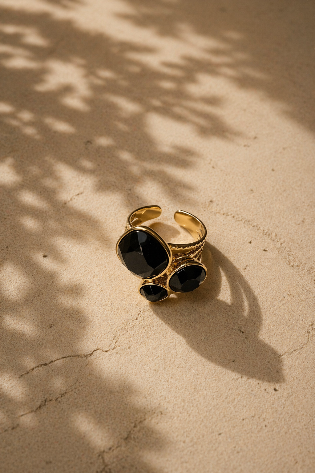 Noir Cluster Ring