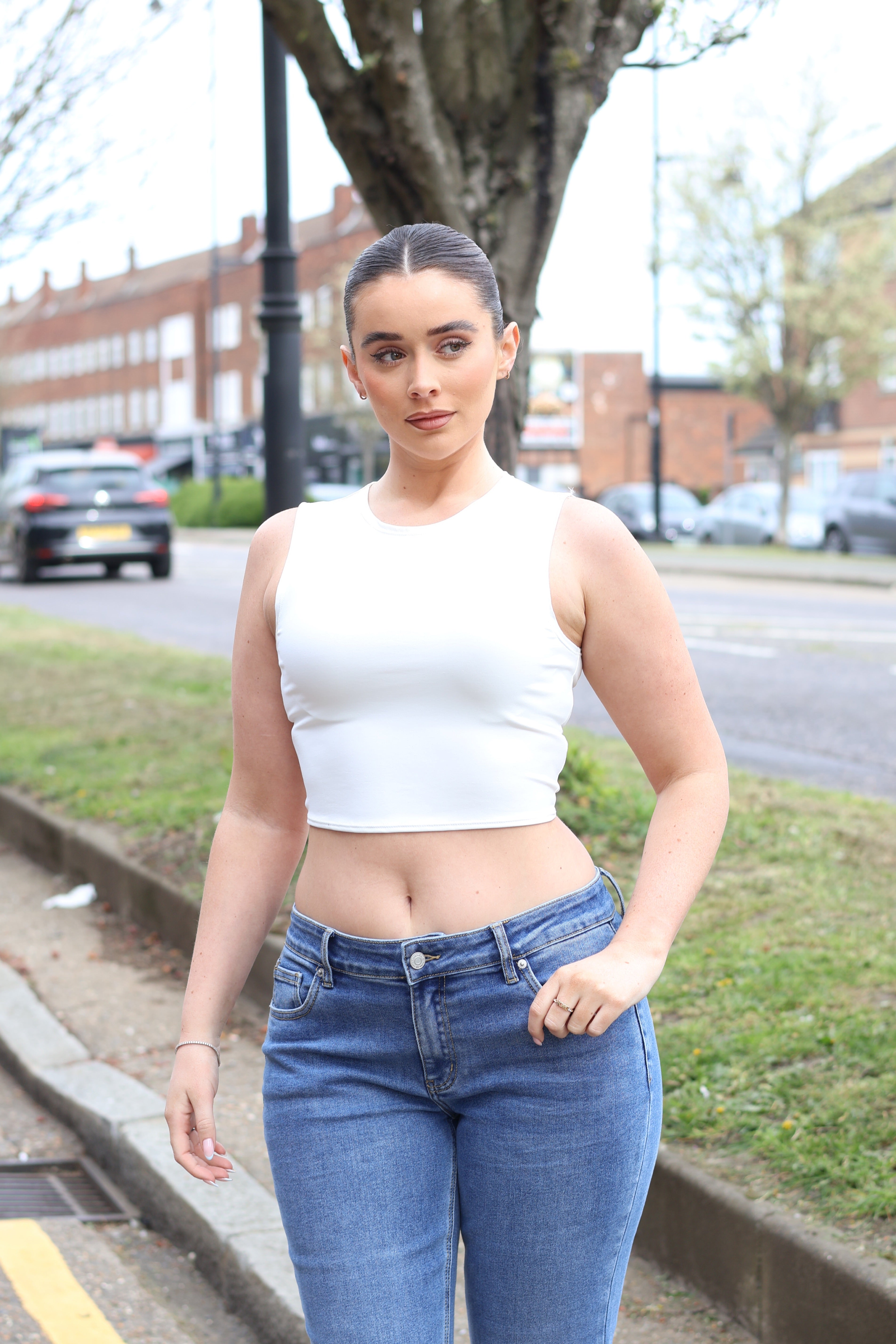 Alabaster Sculpt Crop